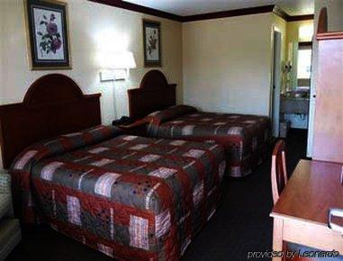 Super 8 By Wyndham Hotel 2*