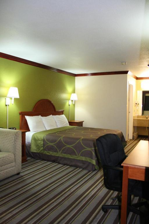 Super 8 By Wyndham Hotel San Marcos