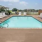 Super 8 By Wyndham San Marcos 