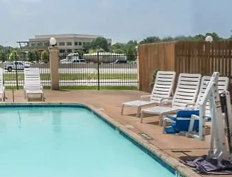 Super 8 By Wyndham San Marcos 