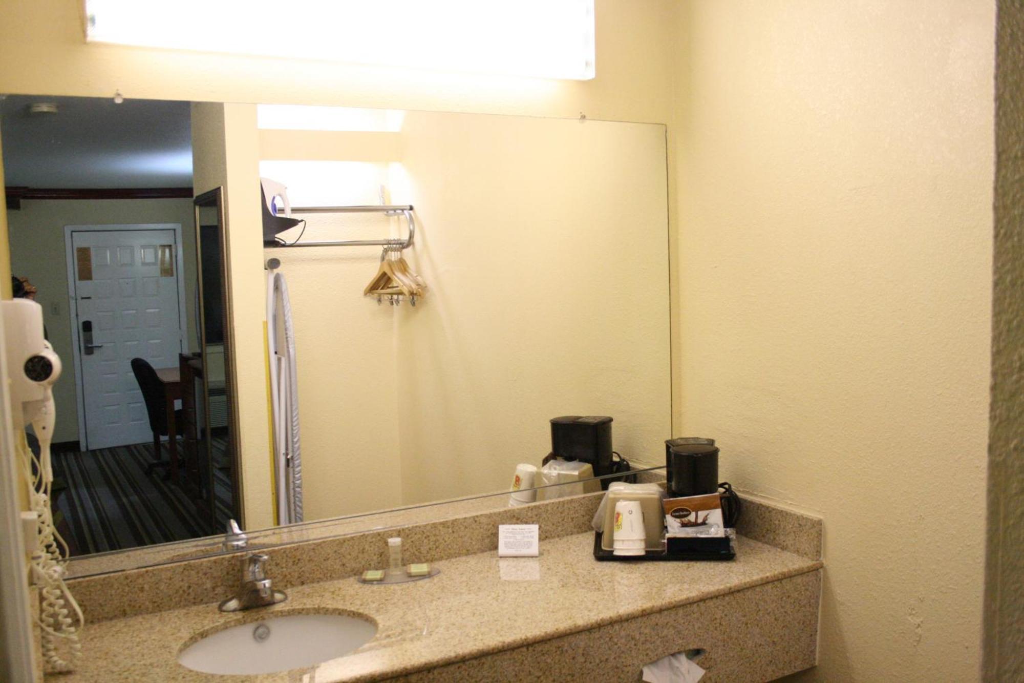 Super 8 By Wyndham 2* San Marcos